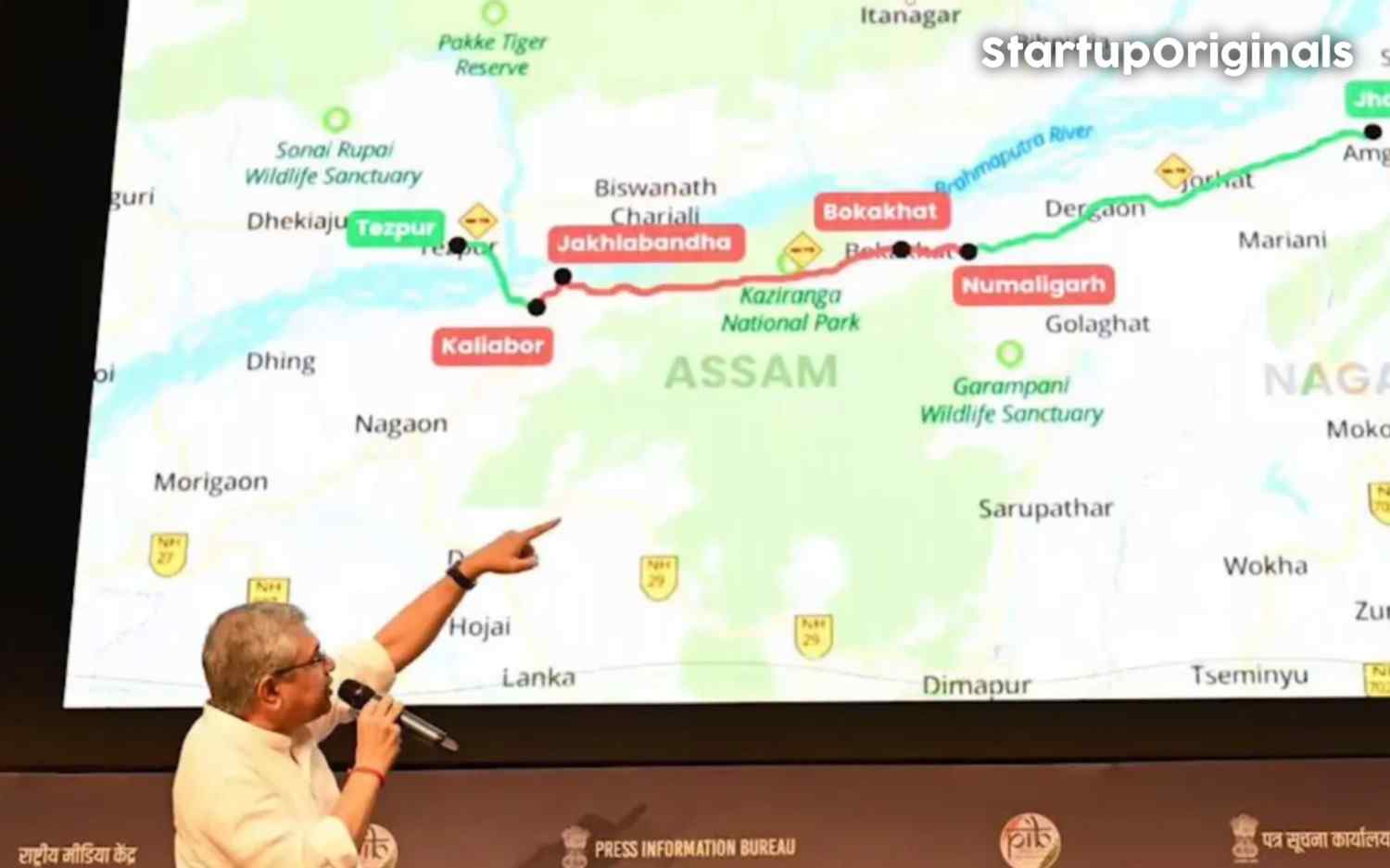 ‘Achha Lag Raha Hai Na, Swadeshi’: Vaishnaw Uses Zoho & Mappls for Cabinet Briefing